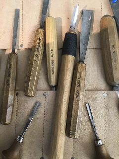 Carving knives and wood chisels