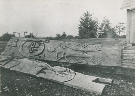 Wall carvings lying on their side